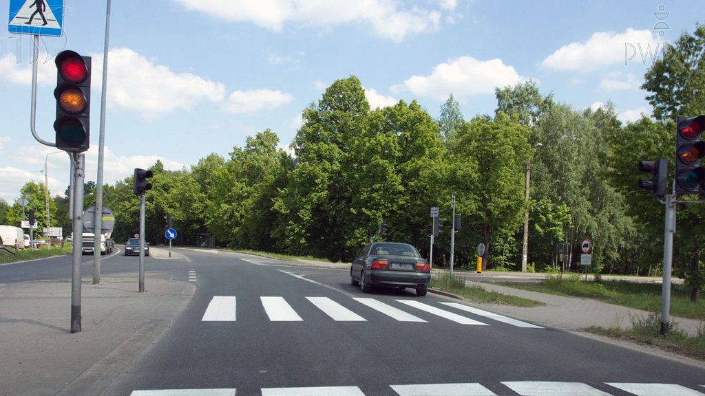Sytuacja drogowa do pytania: Czy w tej sytuacji następnym sygnałem będzie sygnał czerwony?