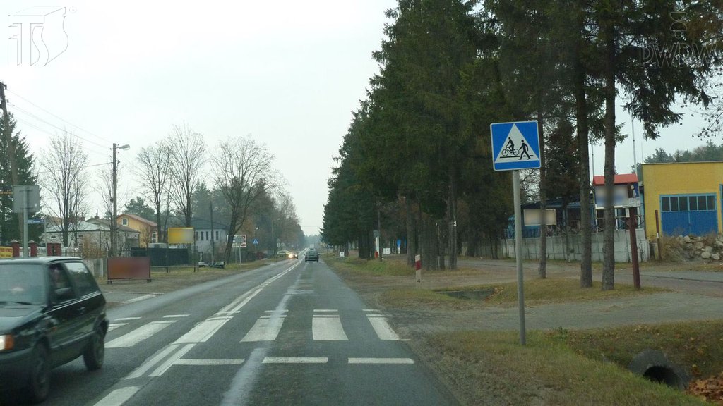 Sytuacja drogowa do pytania: Czy zbliżając się do miejsca oznaczonego tym znakiem masz obowiązek zachować szczególną ostrożność?