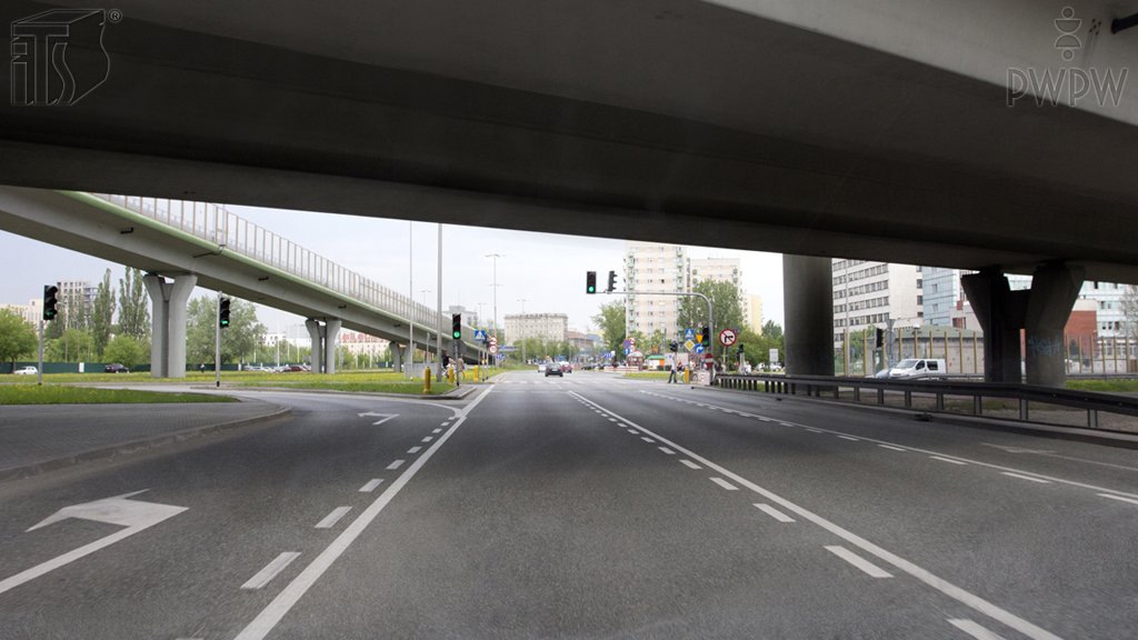 Sytuacja drogowa do pytania: Czy w tej sytuacji wolno Ci zmienić pas ruchu na lewy, jeżeli zamierzasz skręcić w lewo?