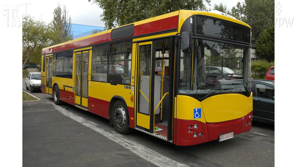 Sytuacja drogowa do pytania: Ilu pasażerów masz prawo przewozić autobusem komunikacji miejskiej?