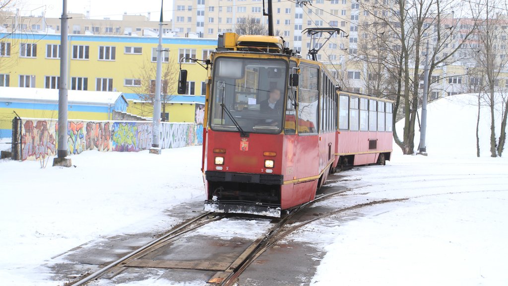 Sytuacja drogowa do pytania: Czy cofanie tramwajem dwuwagonowym jest zawsze zabronione?