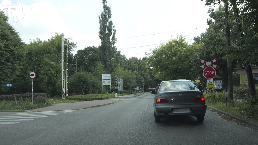 Sytuacja drogowa do pytania: Czy w tej sytuacji masz prawo rozpocząć wyprzedzanie?