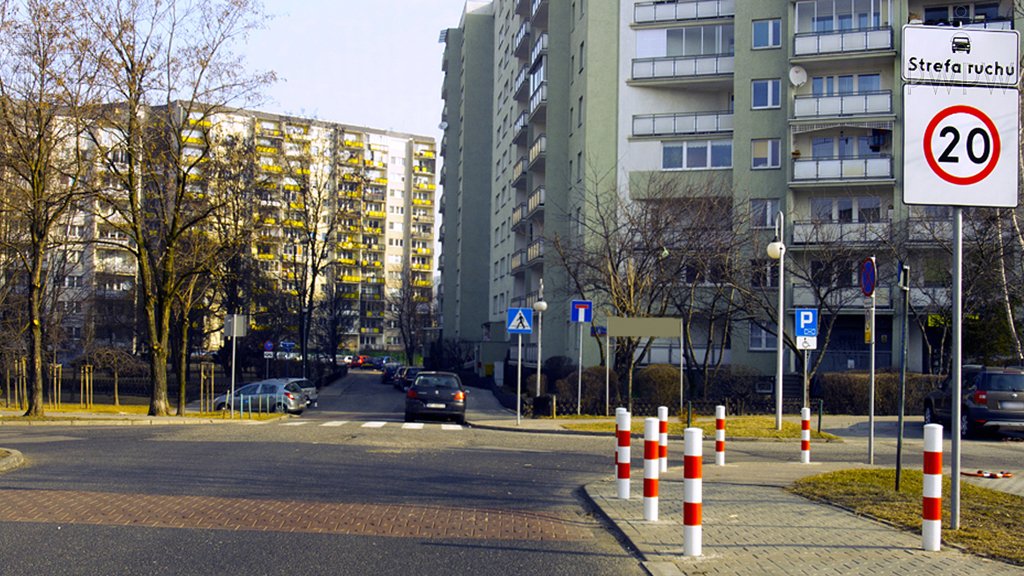 Sytuacja drogowa do pytania: Czy na tej drodze wolno Ci zrezygnować z sygnalizowania zamiaru skrętu w prawo, jeśli nikt za Tobą nie jedzie?